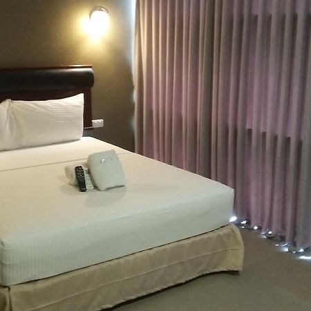 Win Hotel & Casino Talisay  Exterior foto