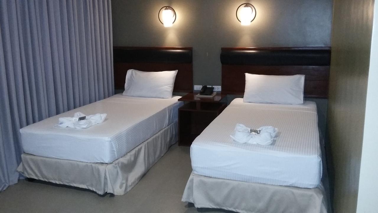 Win Hotel & Casino Talisay  Exterior foto